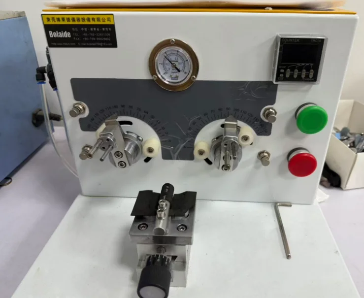Smart glasses temple bending tester in the CYNRIN quality laboratory