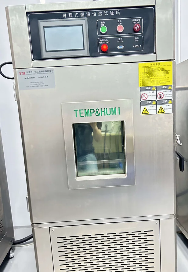 Temperature and humidity test chamber for smart glasses quality control